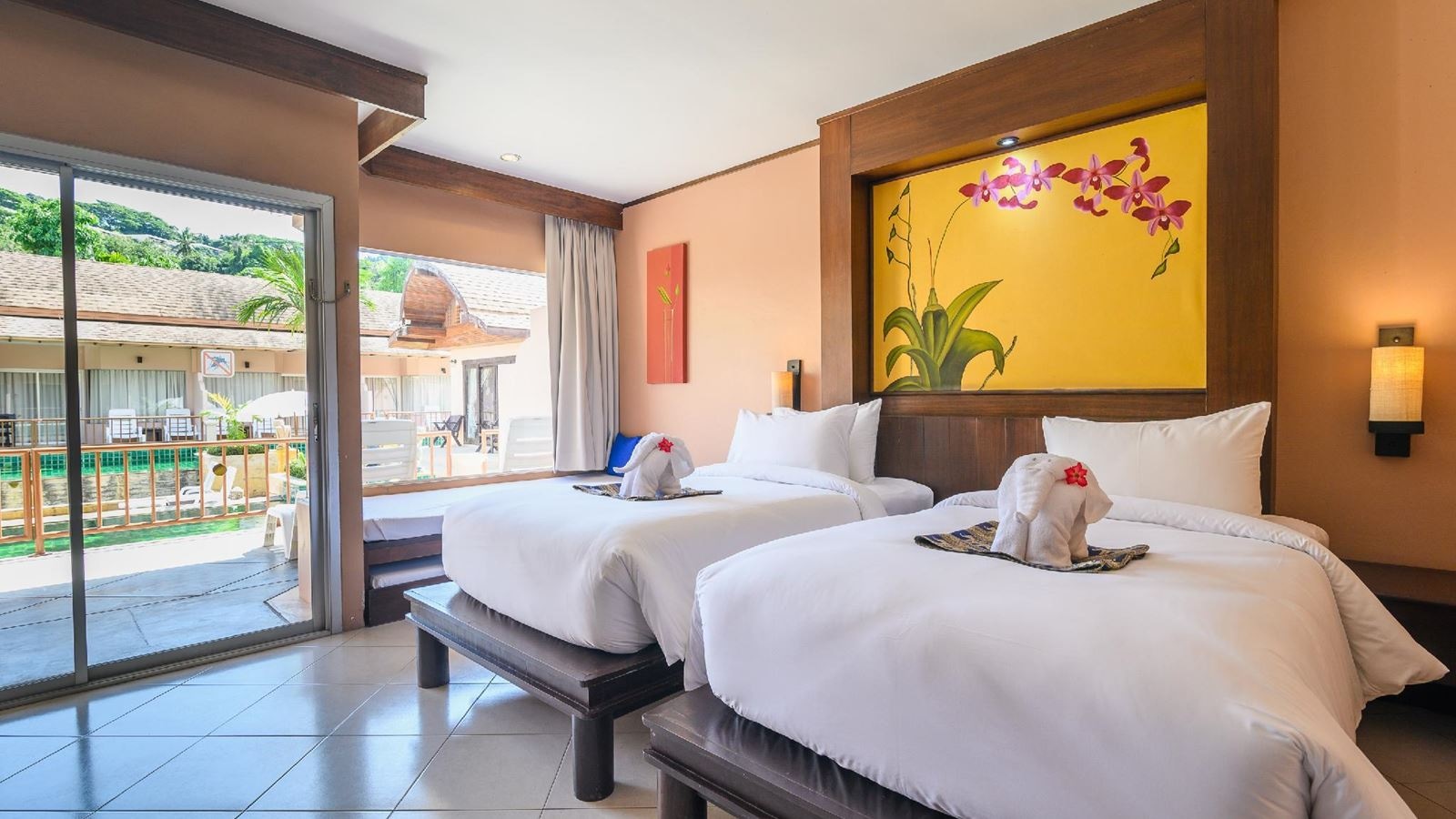 rooms-pool-acces-room