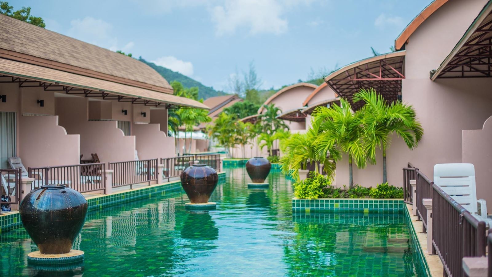 rooms-pool-acces-room