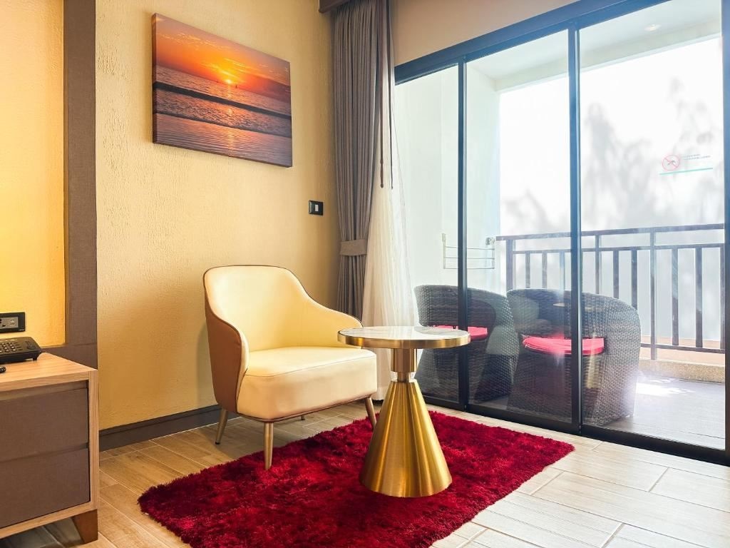 rooms-deluxe-balcony-twin