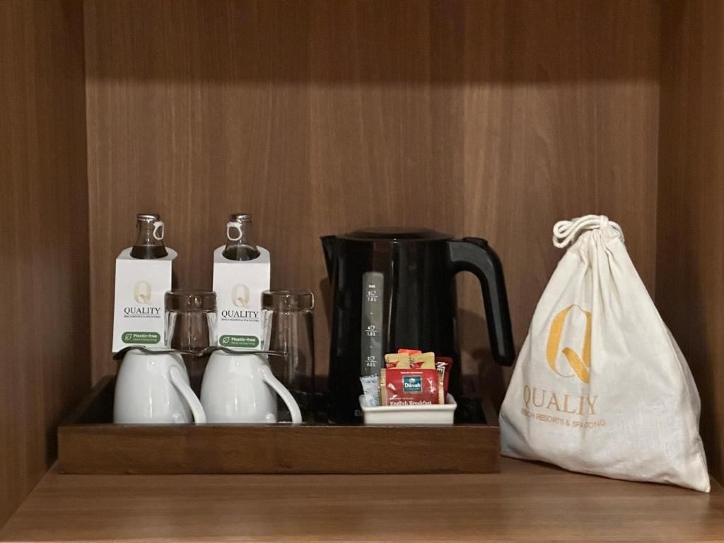 rooms-deluxe-balcony-king-garden-view