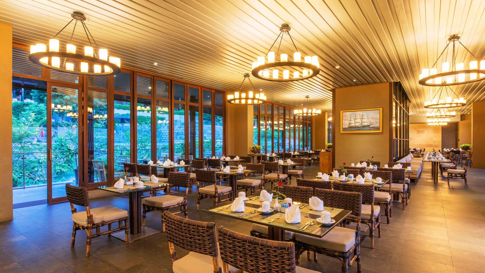 restaurants-sail-restaurant