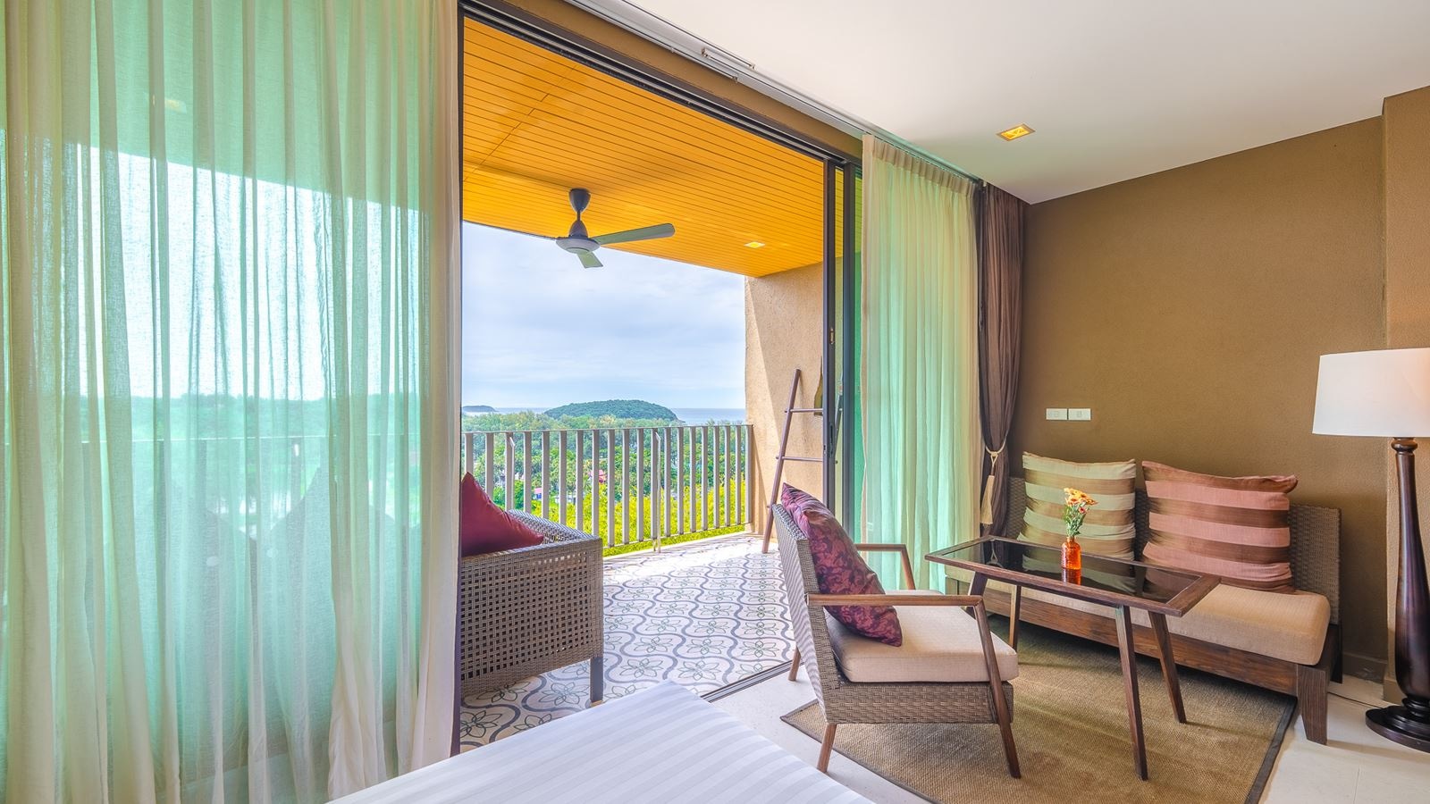 rooms-grand-deluxe-family-room