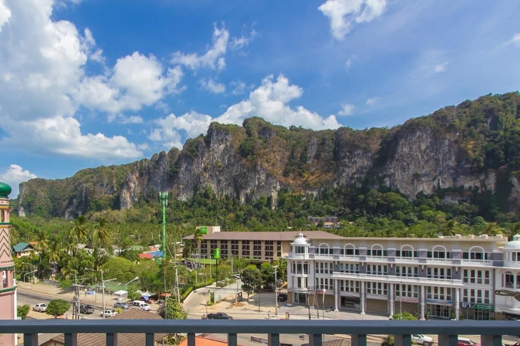 rooms-deluxe-cliff-view