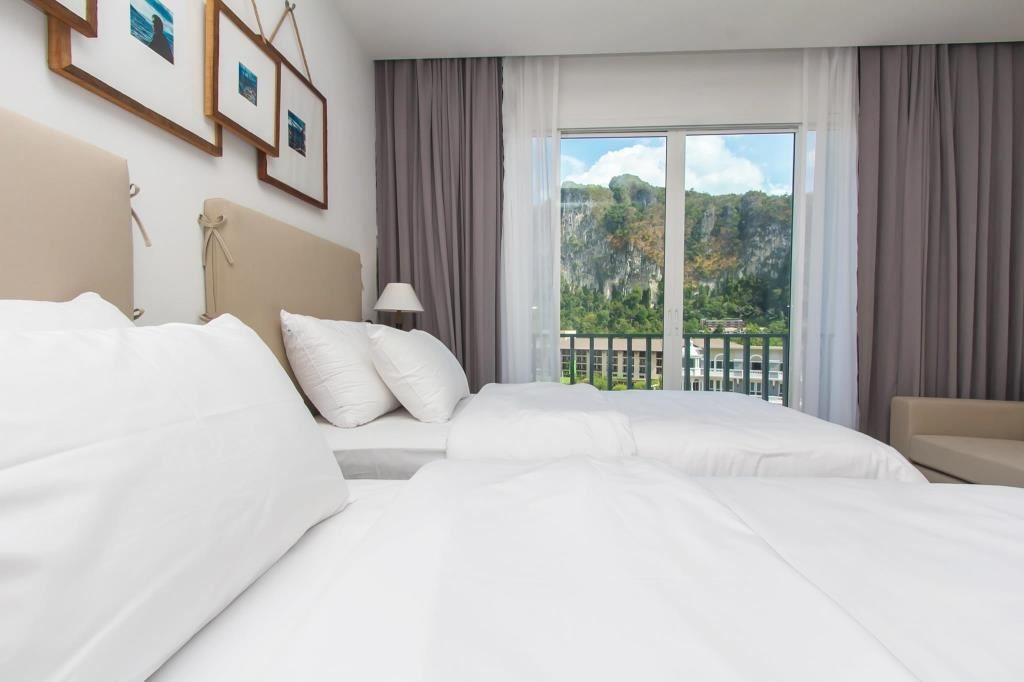 rooms-deluxe-cliff-view