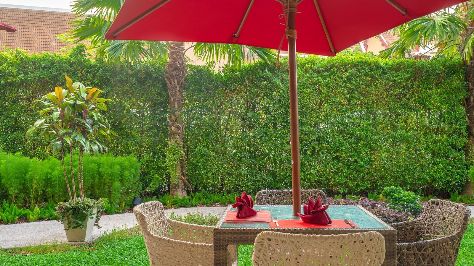 restaurants-the-cafe