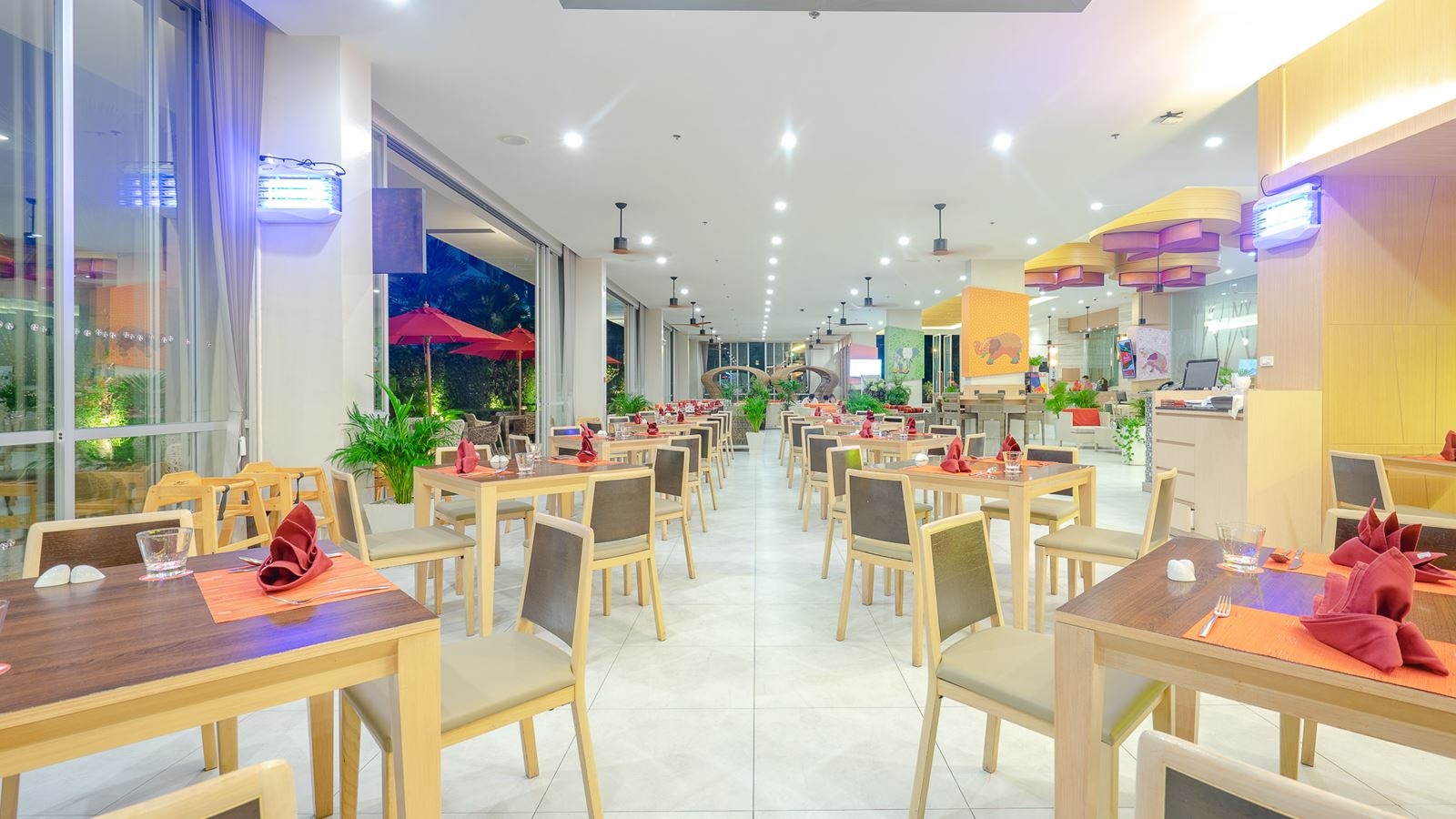 restaurants-the-cafe