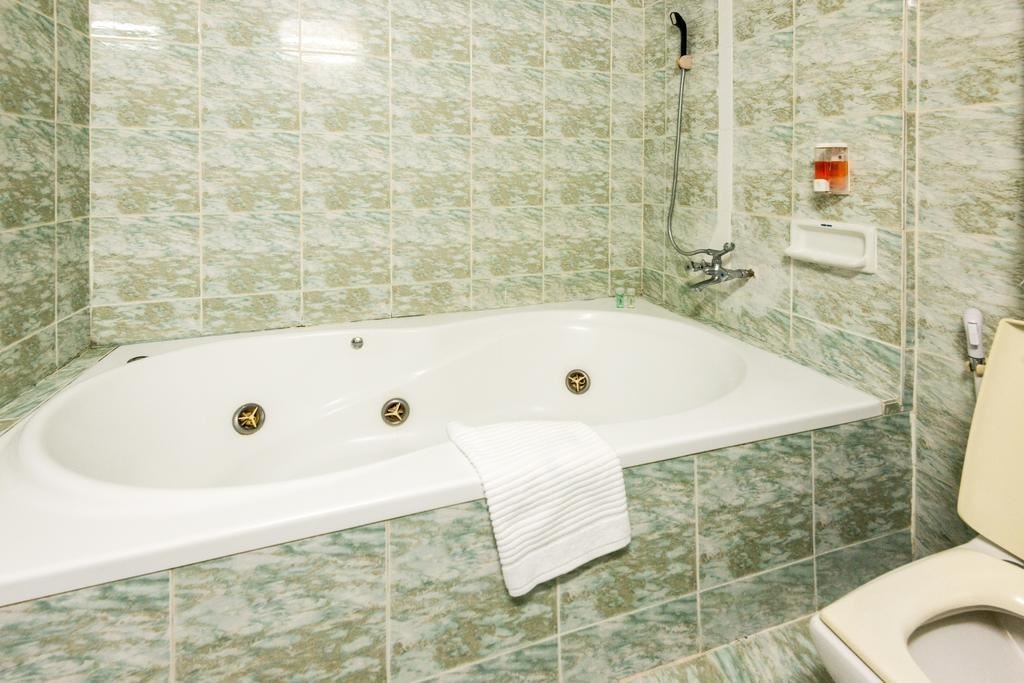 rooms-2-bedroom-suite