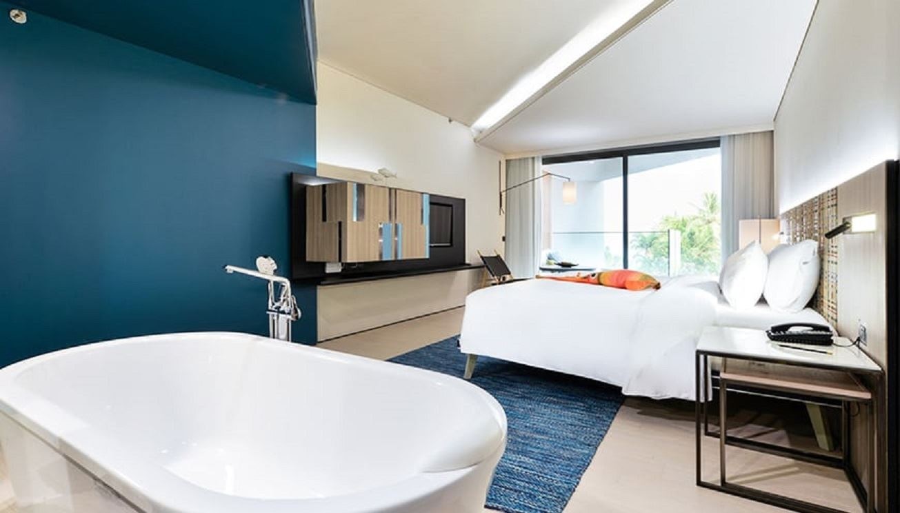 rooms-sea-breze-child-sharing-bed