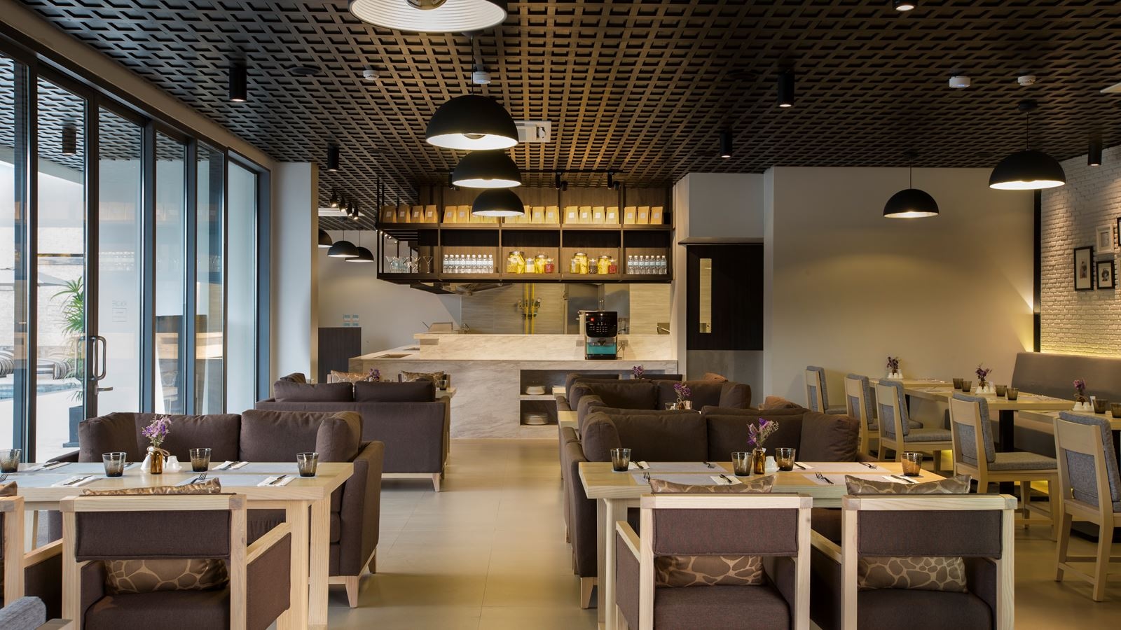 restaurants-ikon-cafe-restaurant