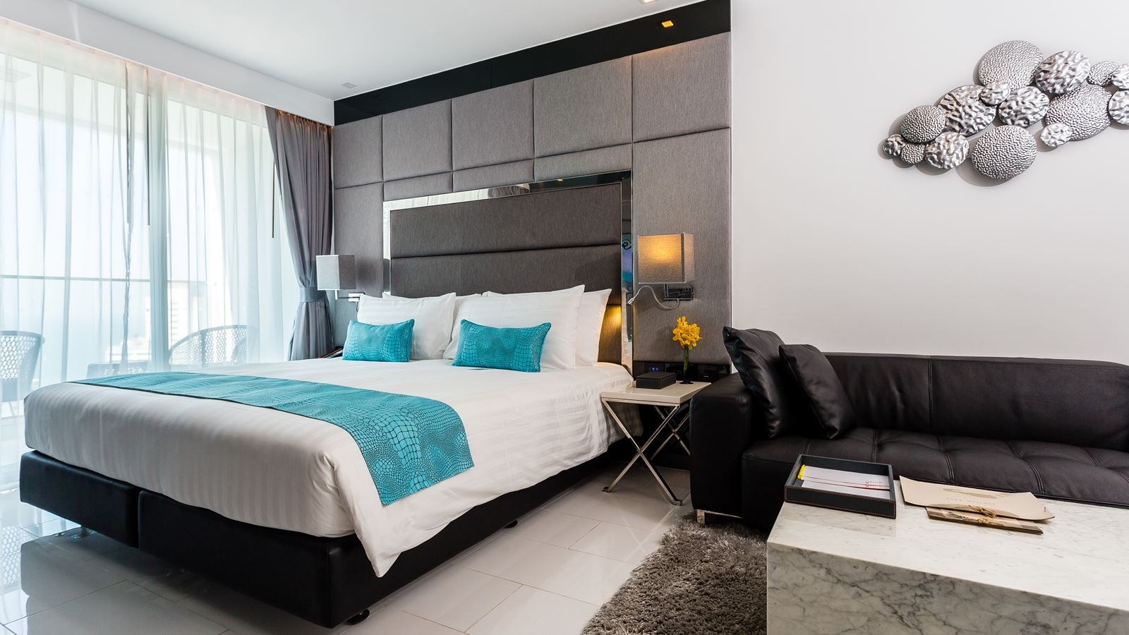 rooms-superior-king-room