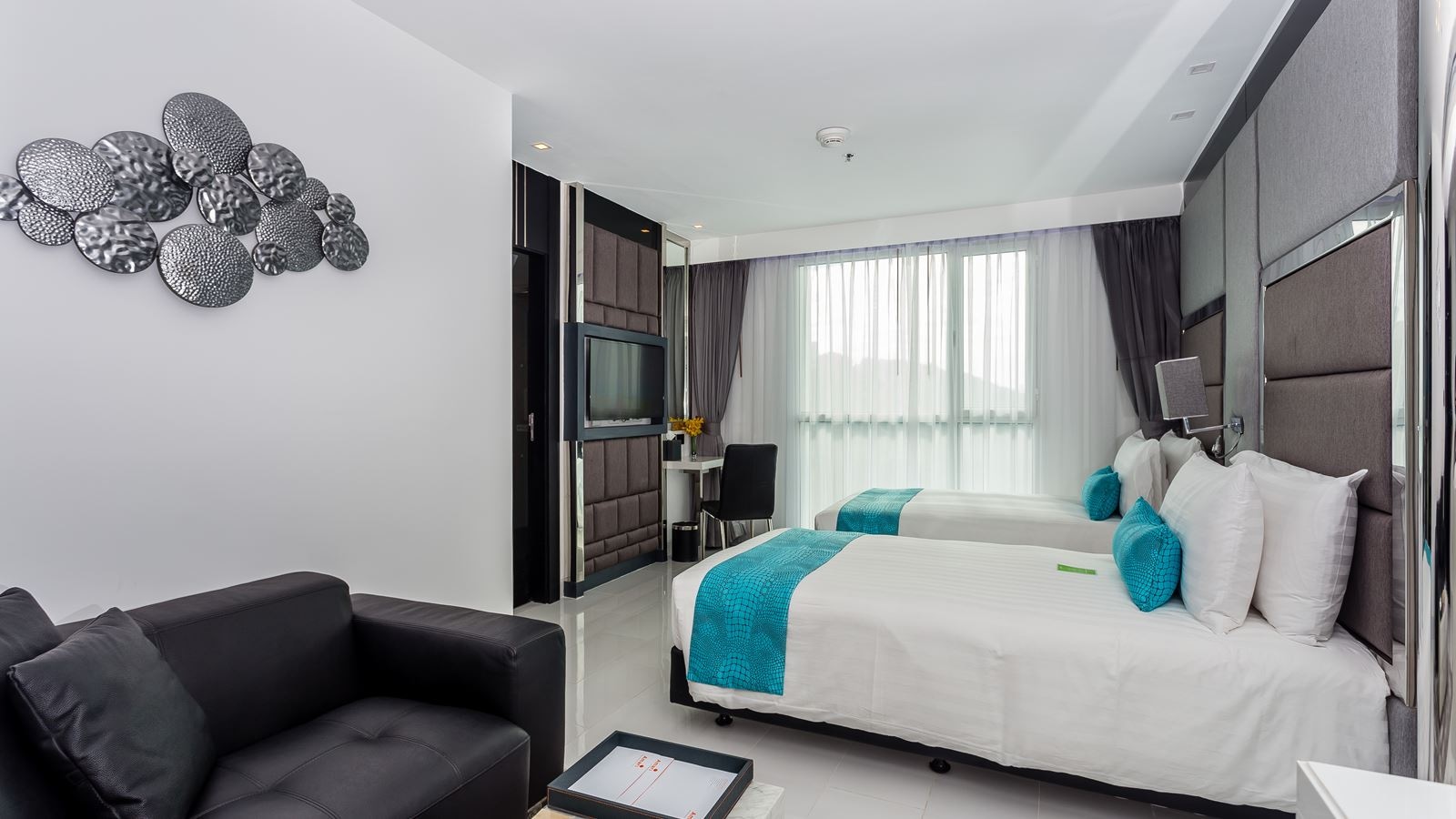 rooms-two-bedroom-corner-suite-ocean-facing