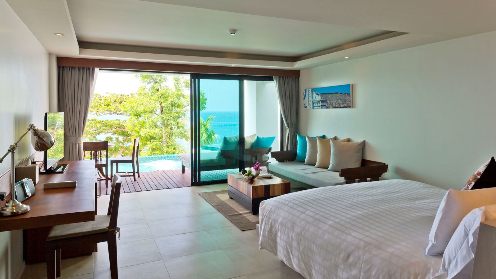 rooms-deluxe-seaview-pool-access