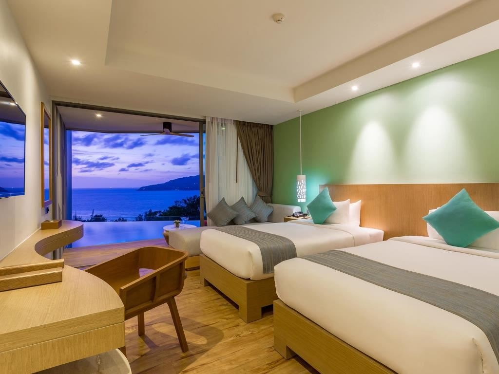 rooms-deluxe-pool-access-sea-view