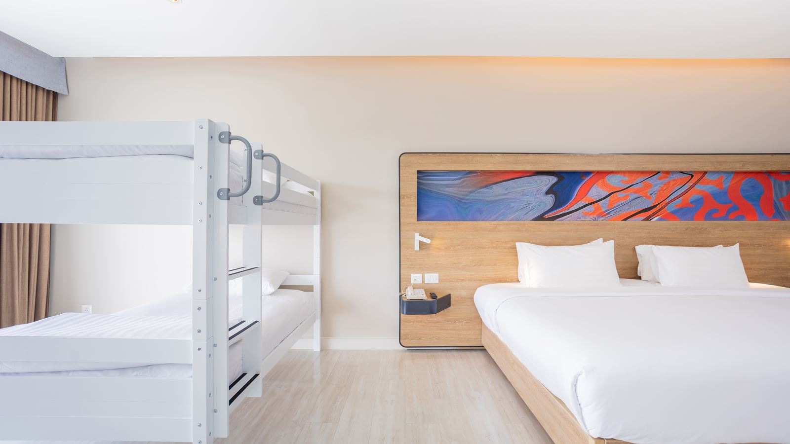 rooms-family-room-with-bunk-bed