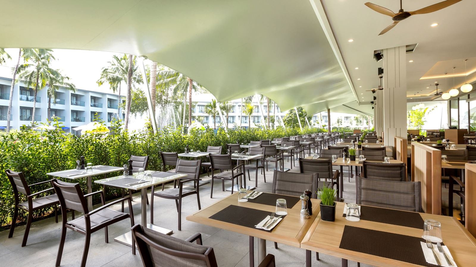 restaurants-the-main-restaurant