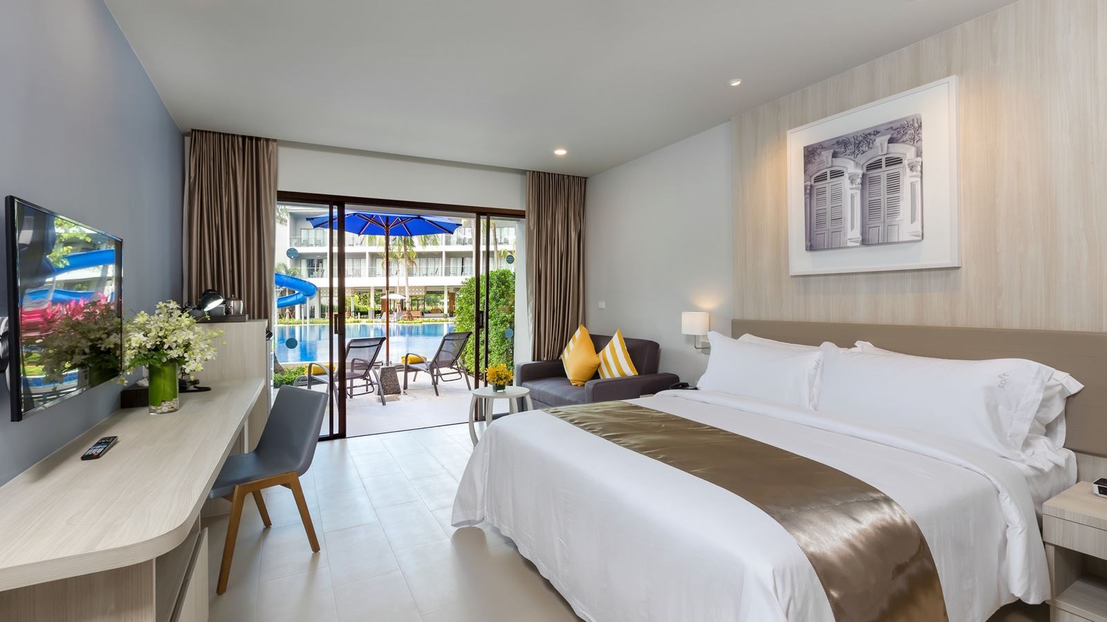 rooms-deluxe-pool-access