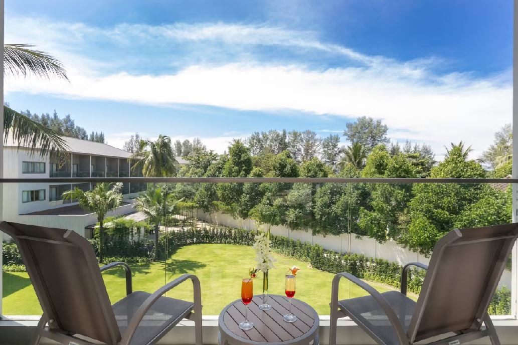 rooms-deluxe-room-beach-wing