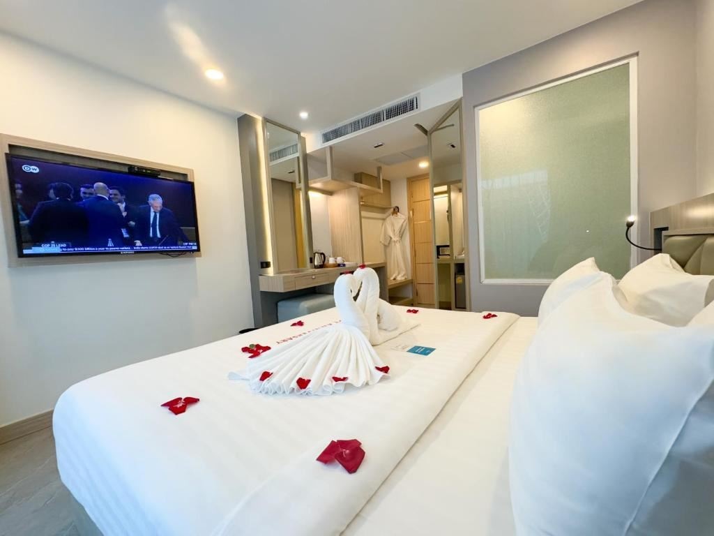 rooms-superior-standard-king-room-balcony