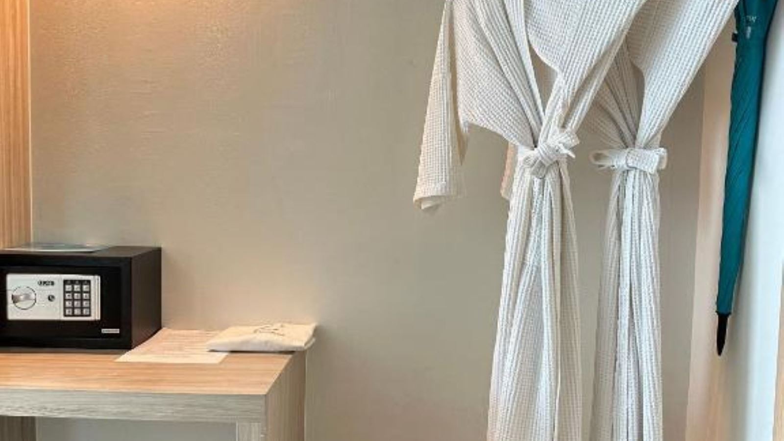 rooms-premium-superior-king-mountain-view