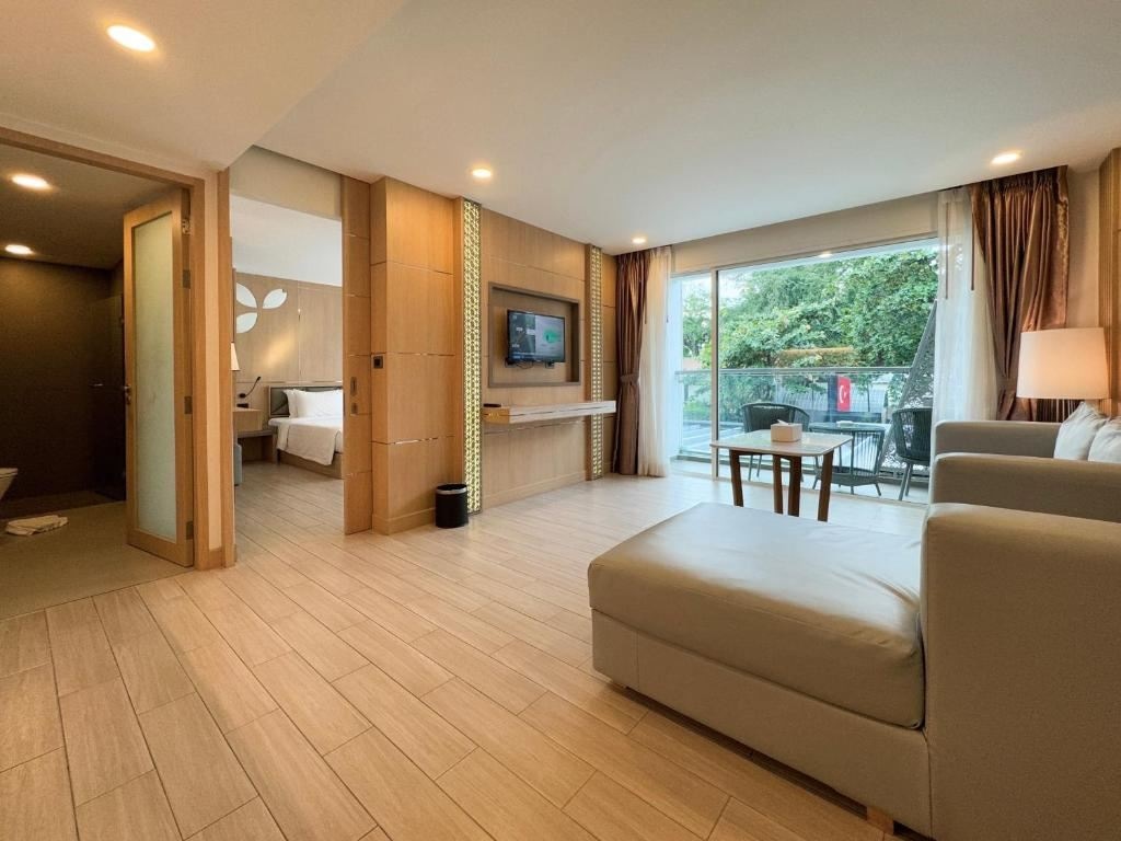 rooms-one-bedroom-suite-city-view