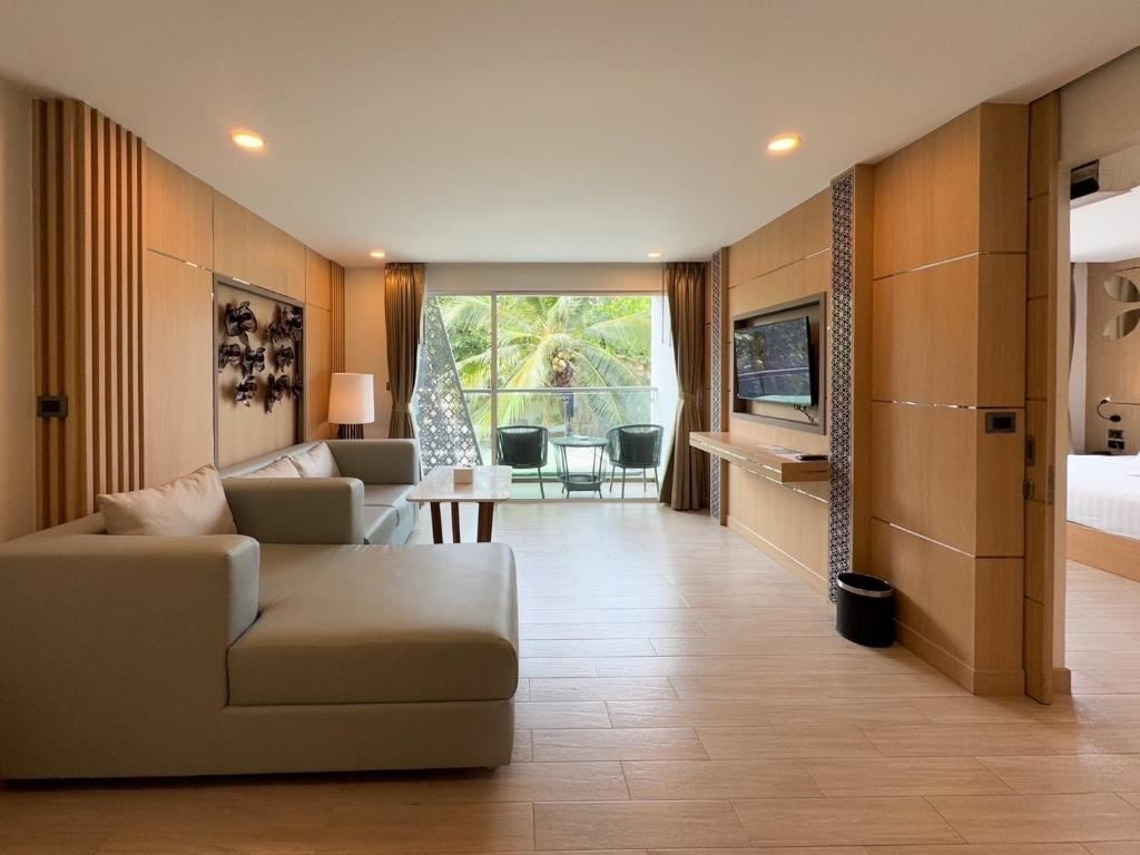 rooms-one-bedroom-suite-city-view