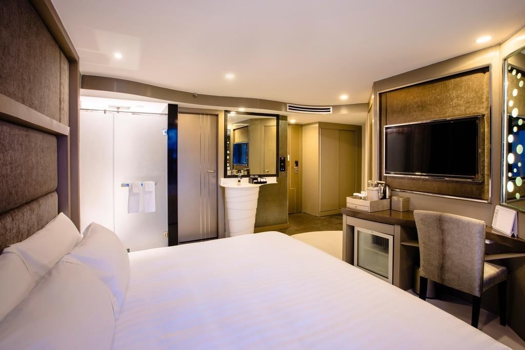 rooms-deluxe-city-view