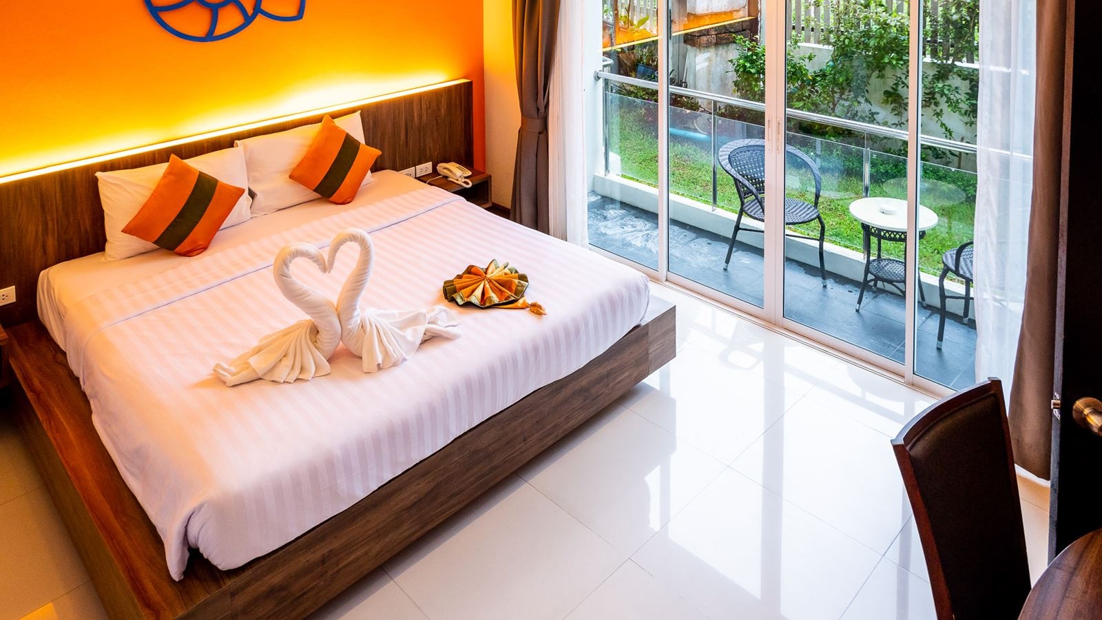 rooms-deluxe-charming-room