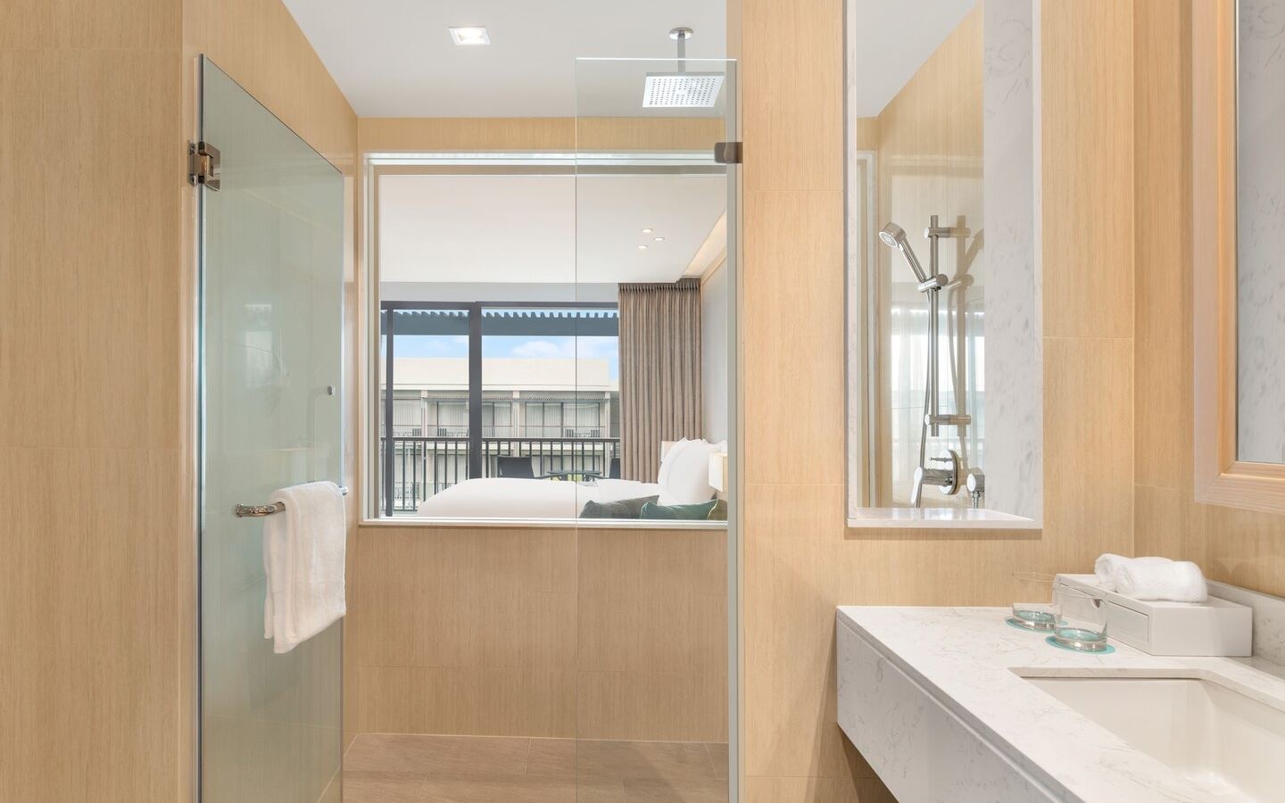 rooms-guest-room-pool-view