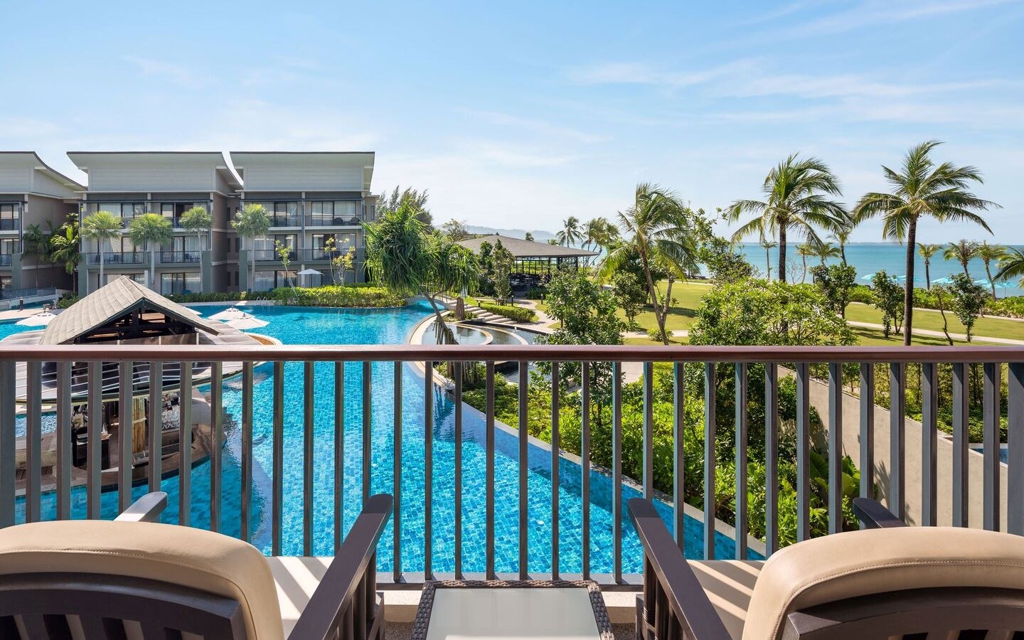 rooms-studio-pool-view-2nd-chd-share-bed