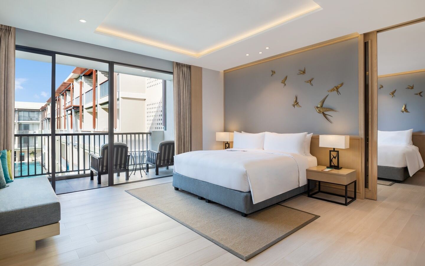 rooms-family-guest-room-pool-view