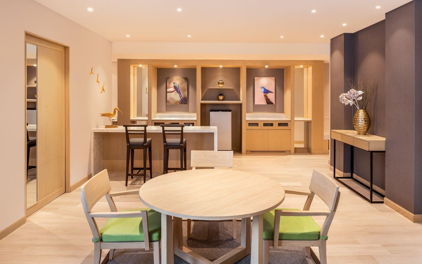 rooms-one-bedroom-suite-2nd-chd-share-bed