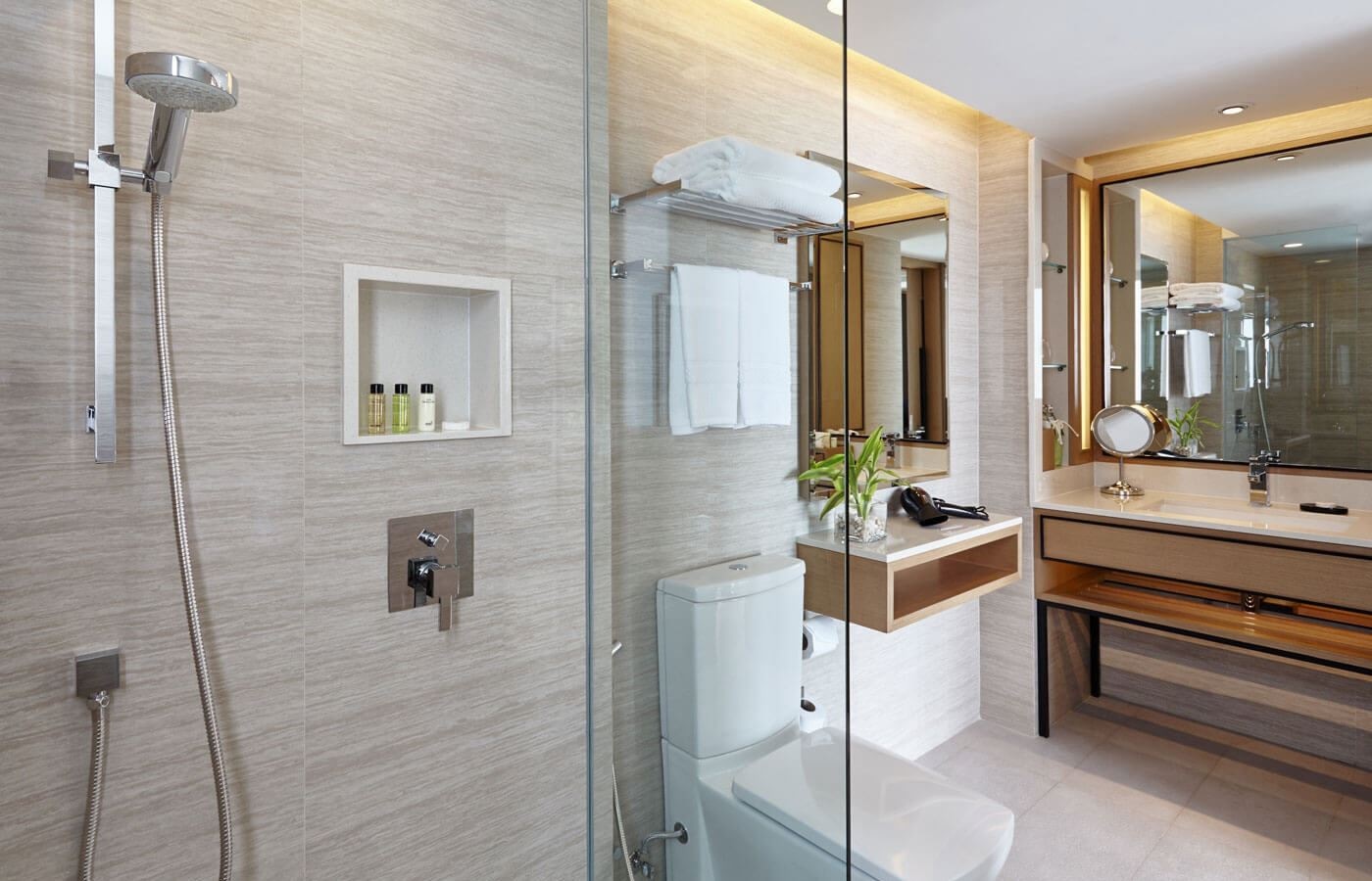 rooms-two-bedroom-suite-ocean-coral-lounge