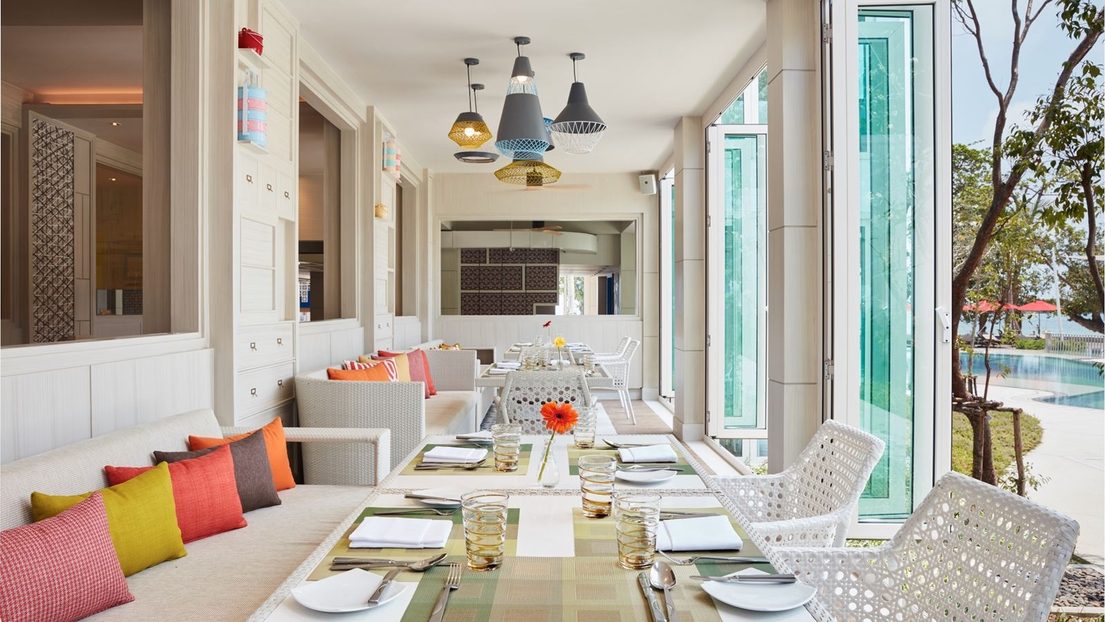 restaurants-amaya-food-gallery-at-amari-koh-samui