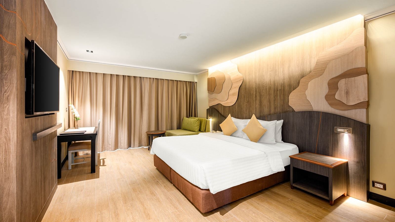 rooms-deluxe-pool-view