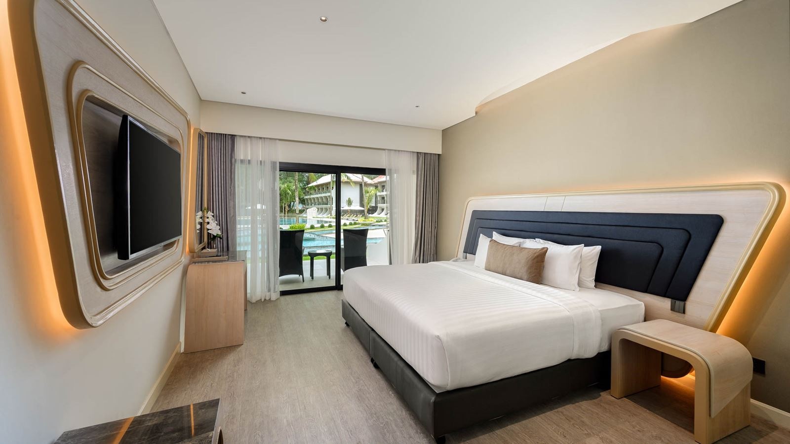 rooms-amora-superior-pool-side