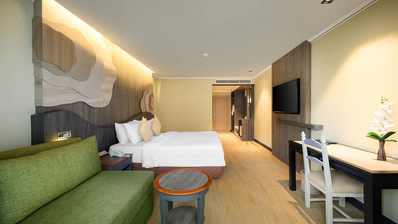 rooms-deluxe-pool-side