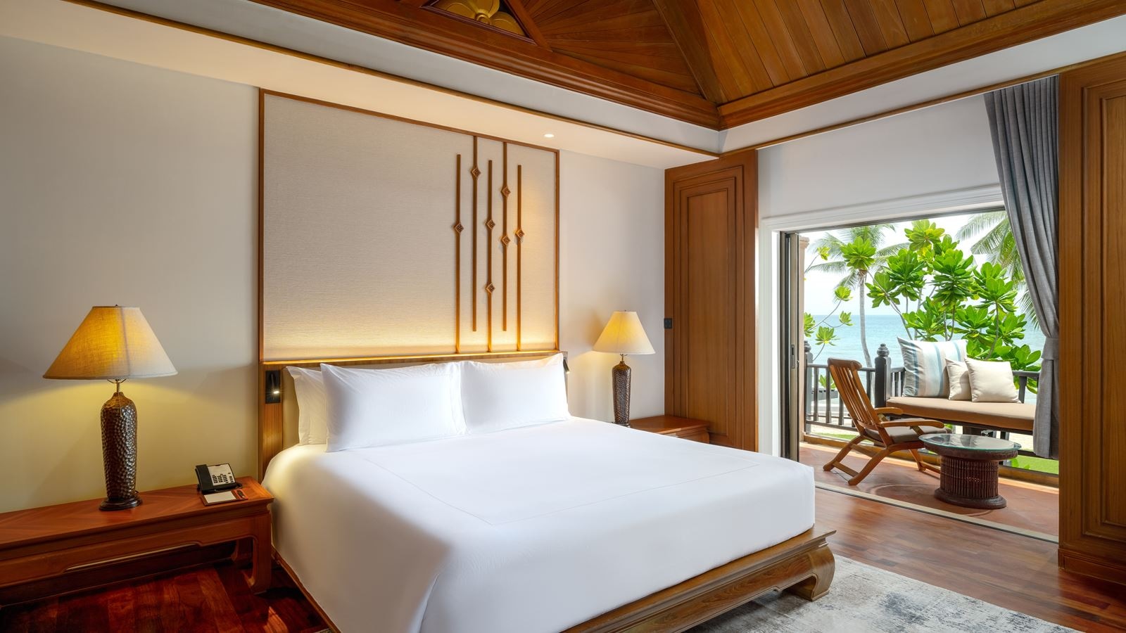 rooms-club-anantara-sea-view-suite