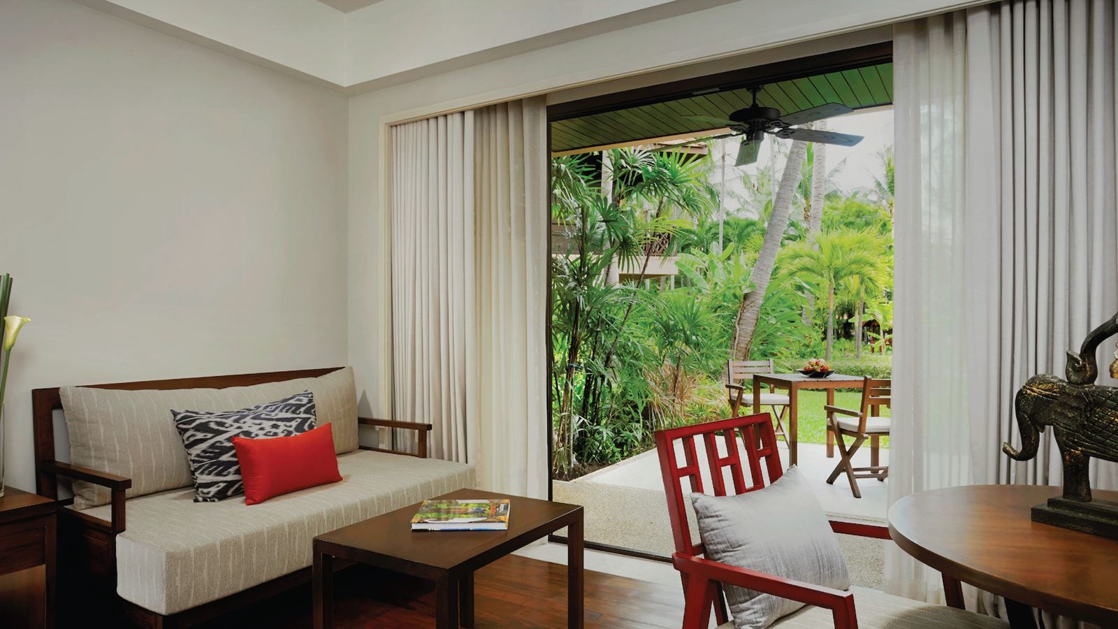 rooms-deluxe-garden-view