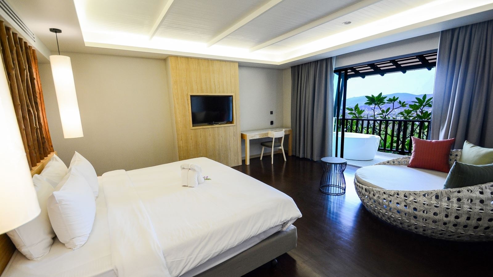 rooms-honeymoon-suite