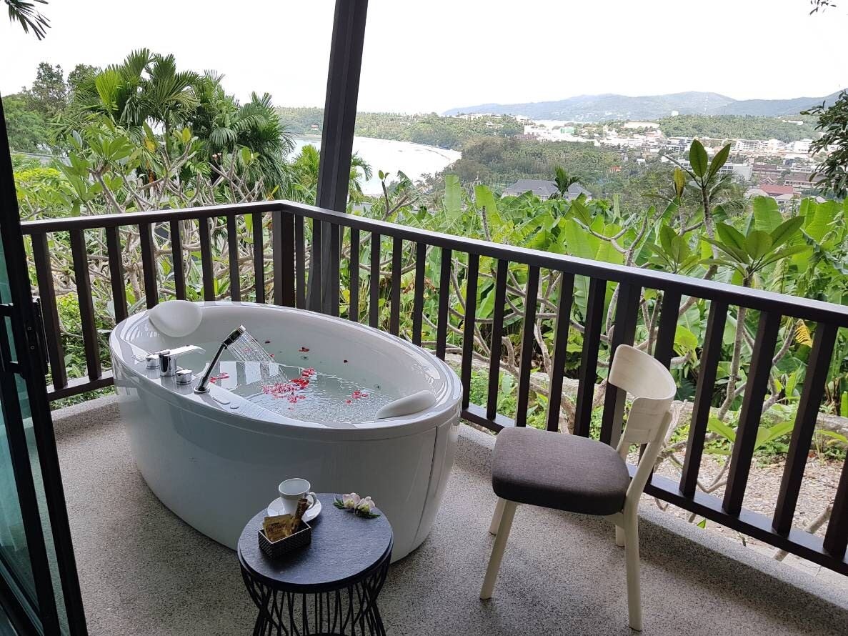 rooms-honeymoon-suite