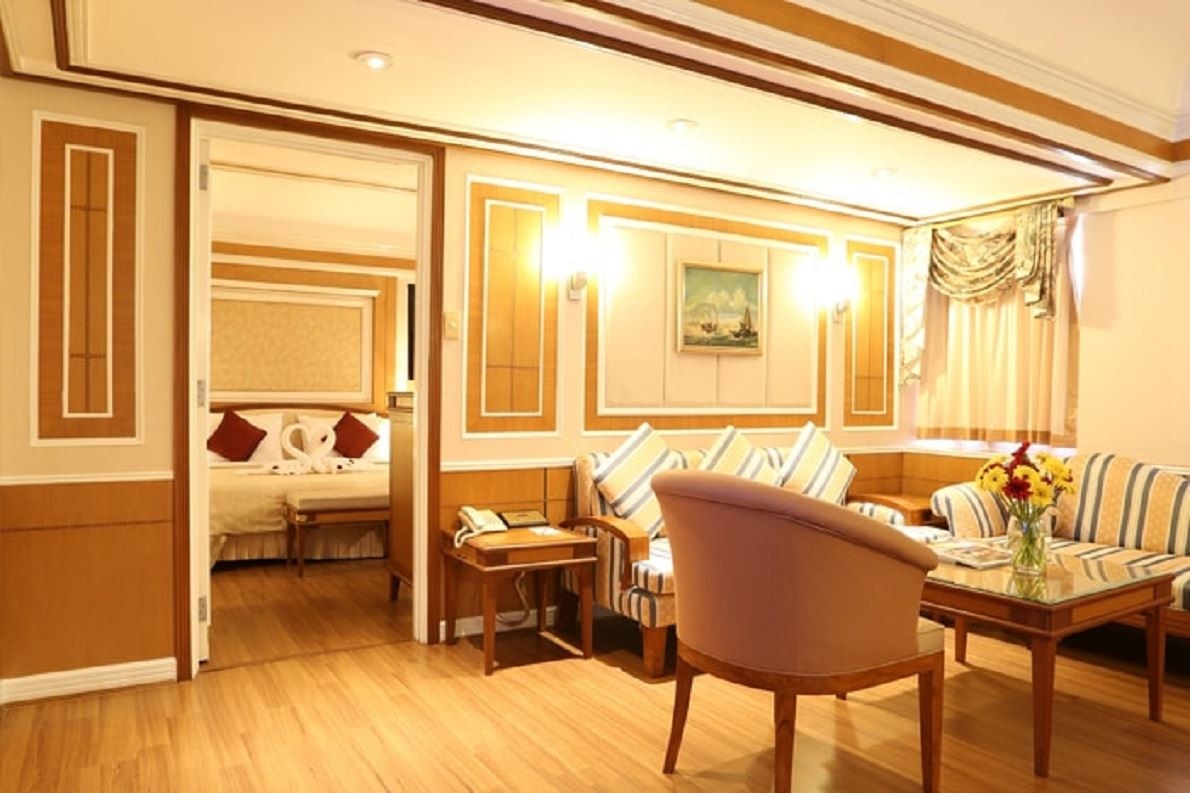 rooms-2-bedroom-suite-golf-view