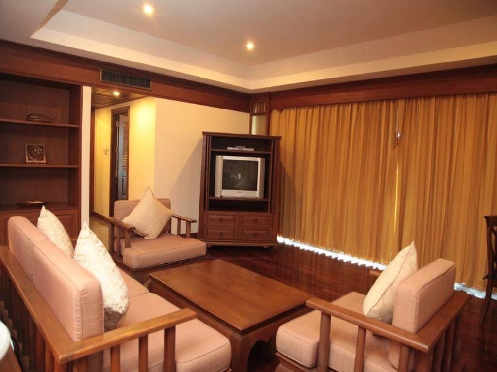 rooms-executive-suite