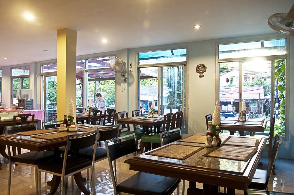 restaurants-the-tree-restaurant