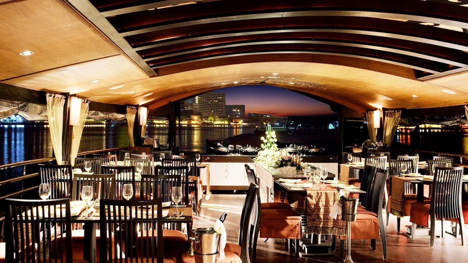 restaurants-apsara-dinner-cruise
