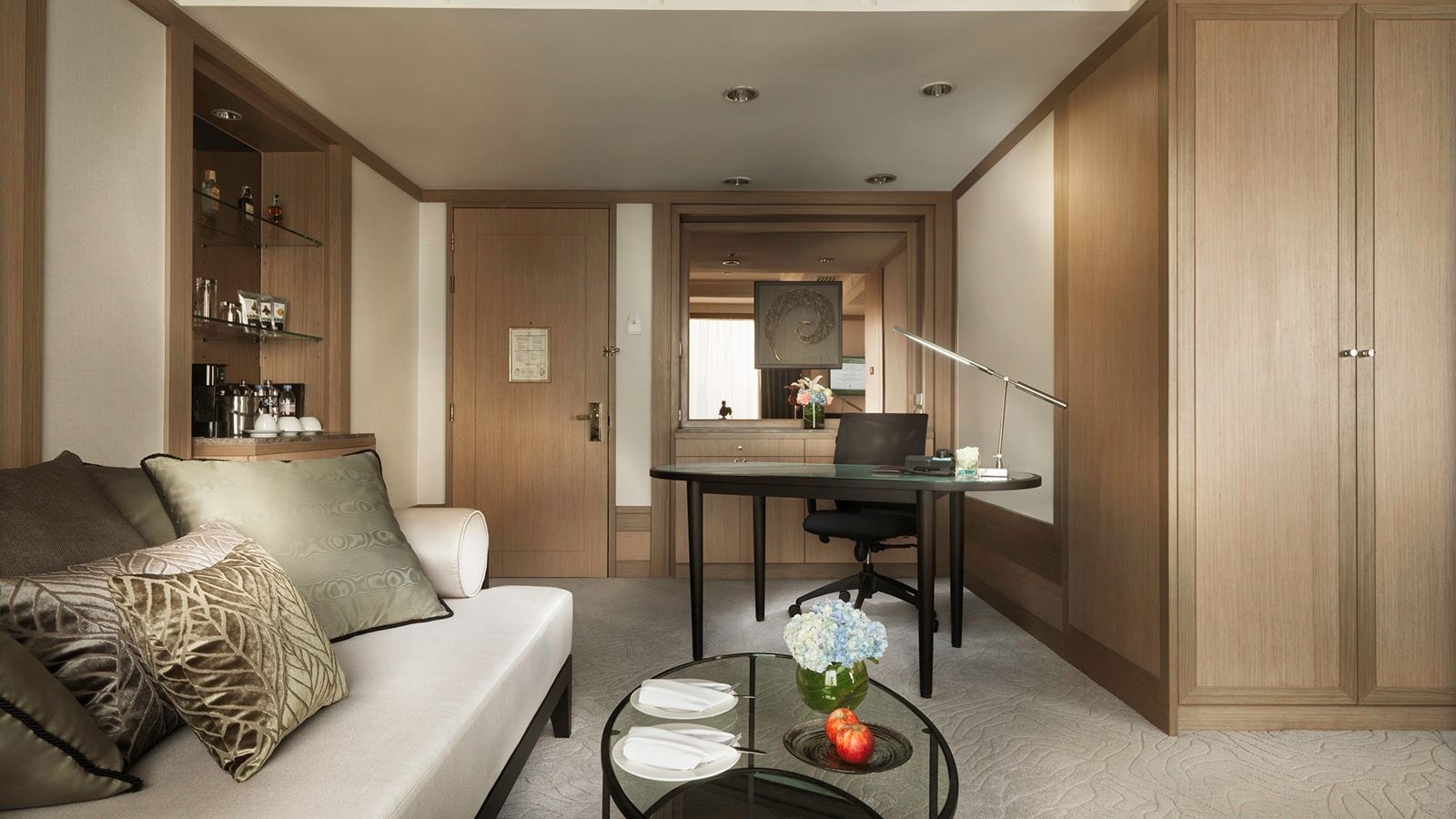 rooms-serenity-club-room