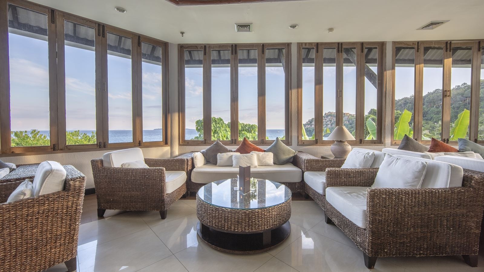 restaurants-otters-bar