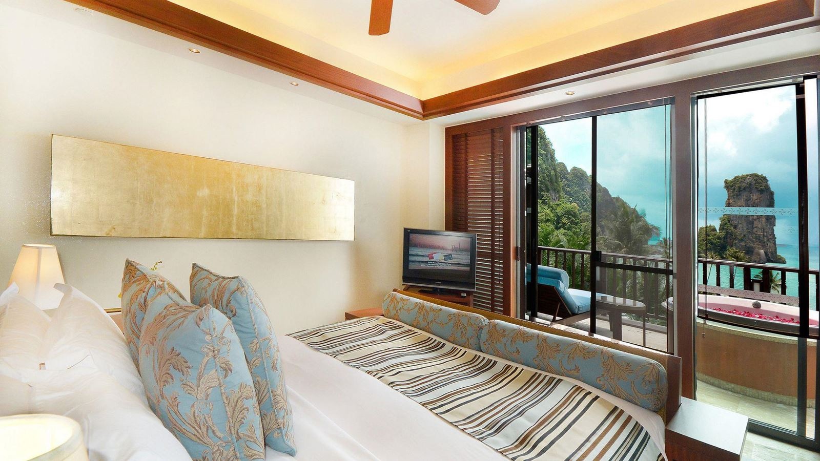 rooms-premium-deluxe-spa-ocean-view