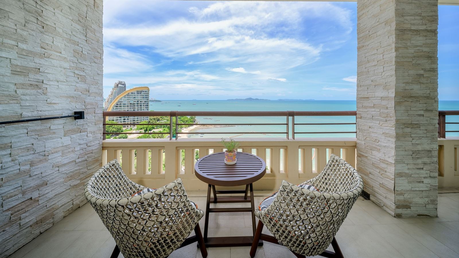 rooms-mirage-family-suite--with-bunk-bed