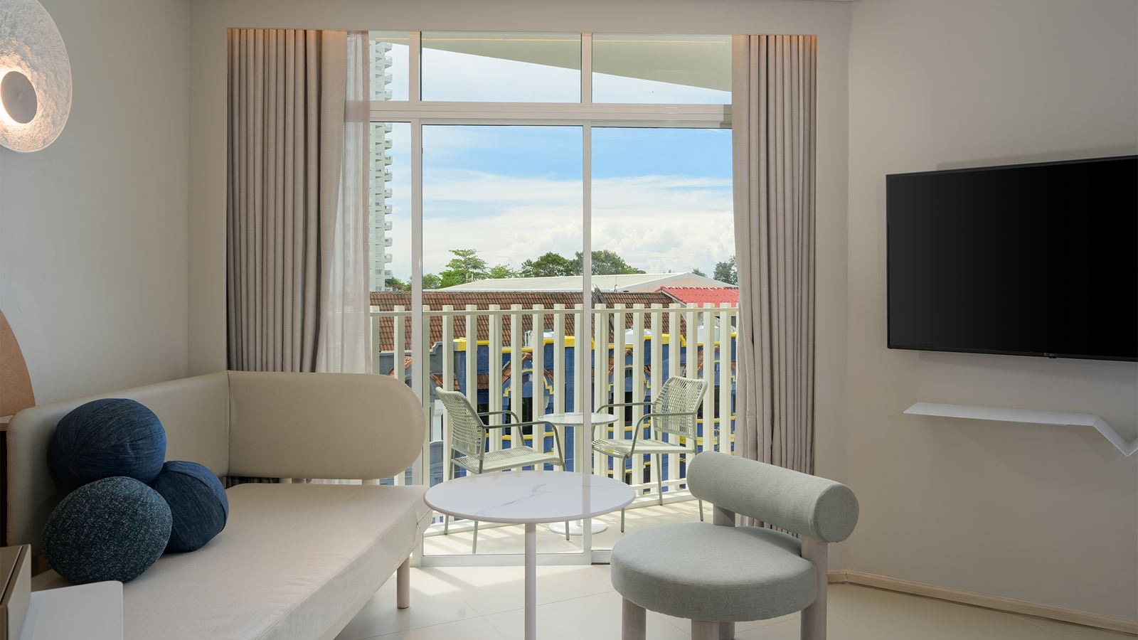 rooms-deluxe-city-view