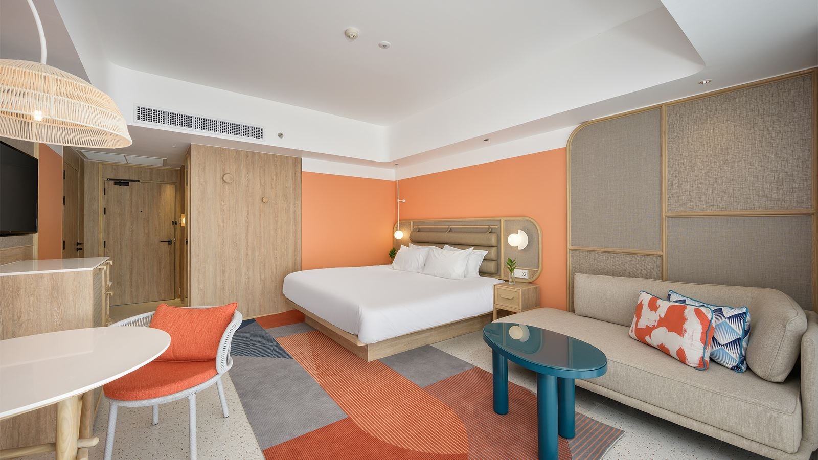 rooms-deluxe-pool-view